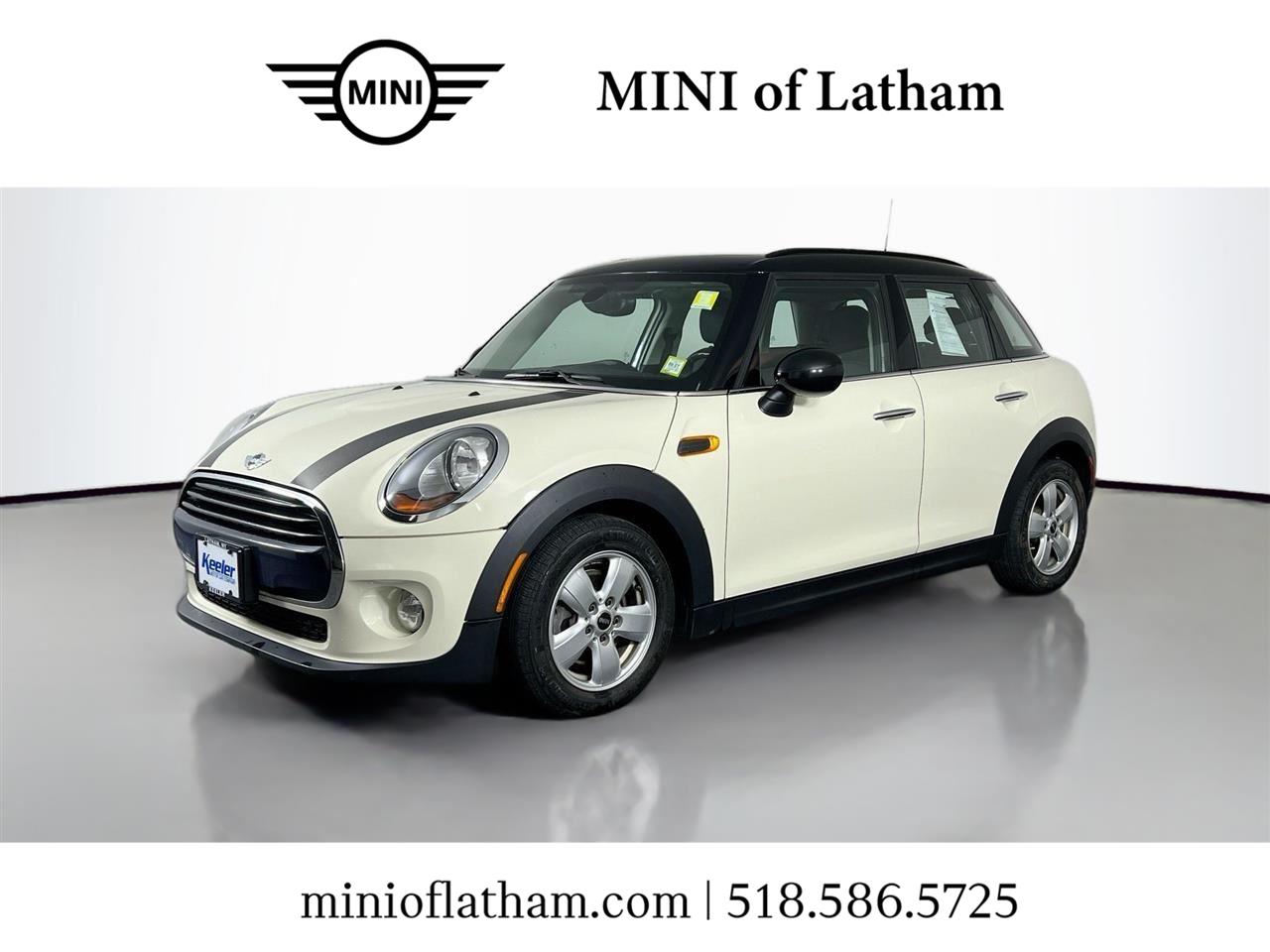 Pepper White 2017 MINI Cooper 4-Door Hatchback FWD Hatchback Front-Wheel Drive