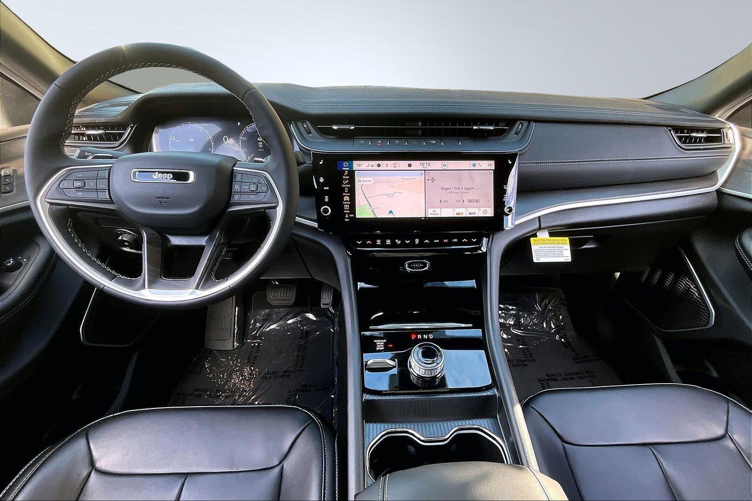 View vehicle photo 5