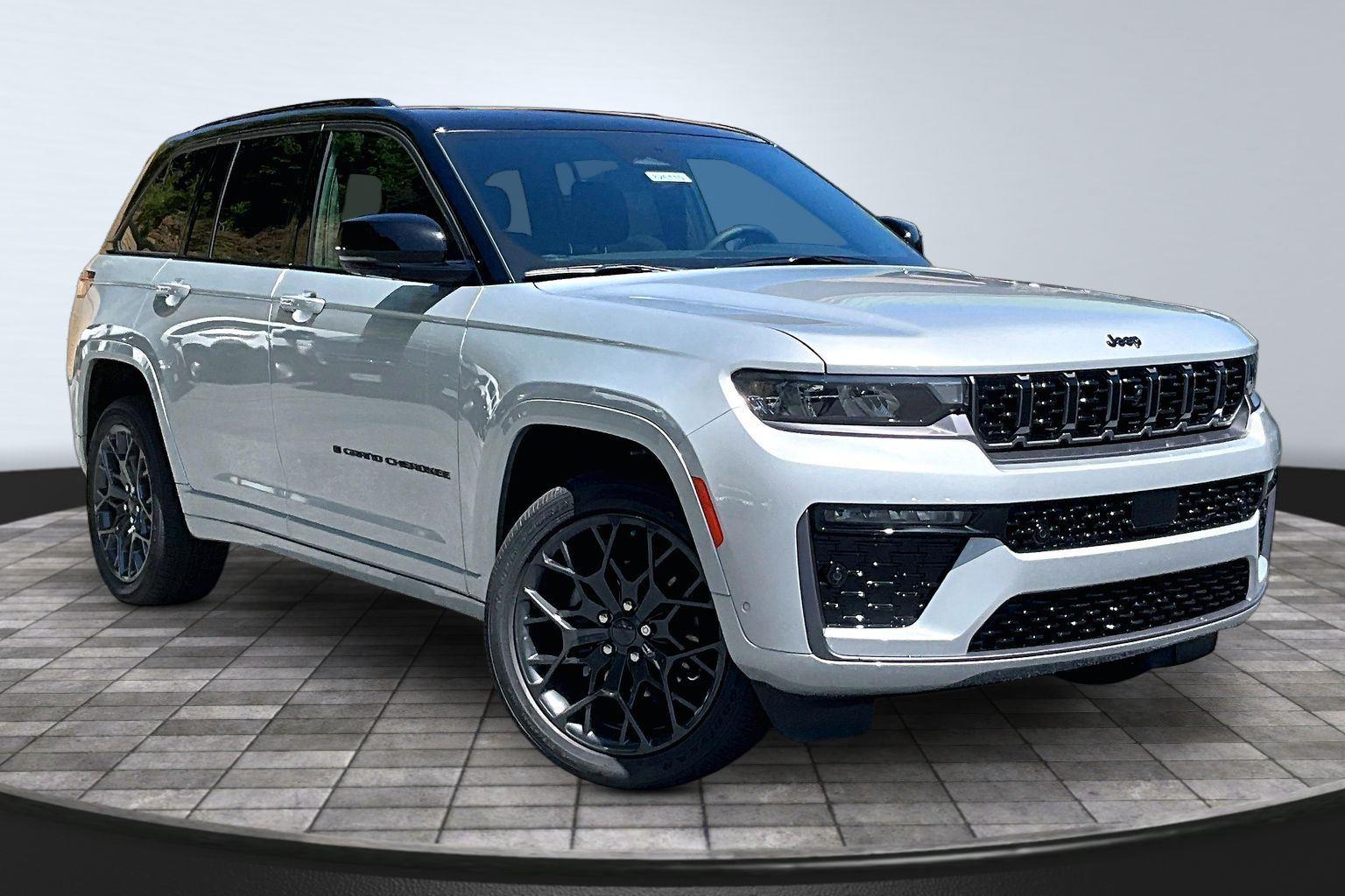 Silver Zynith 2026 Jeep Grand Cherokee SUV / Crossover Four-Wheel Drive 8-Speed Automatic