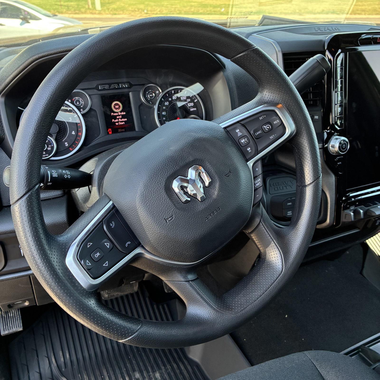 View vehicle photo 5