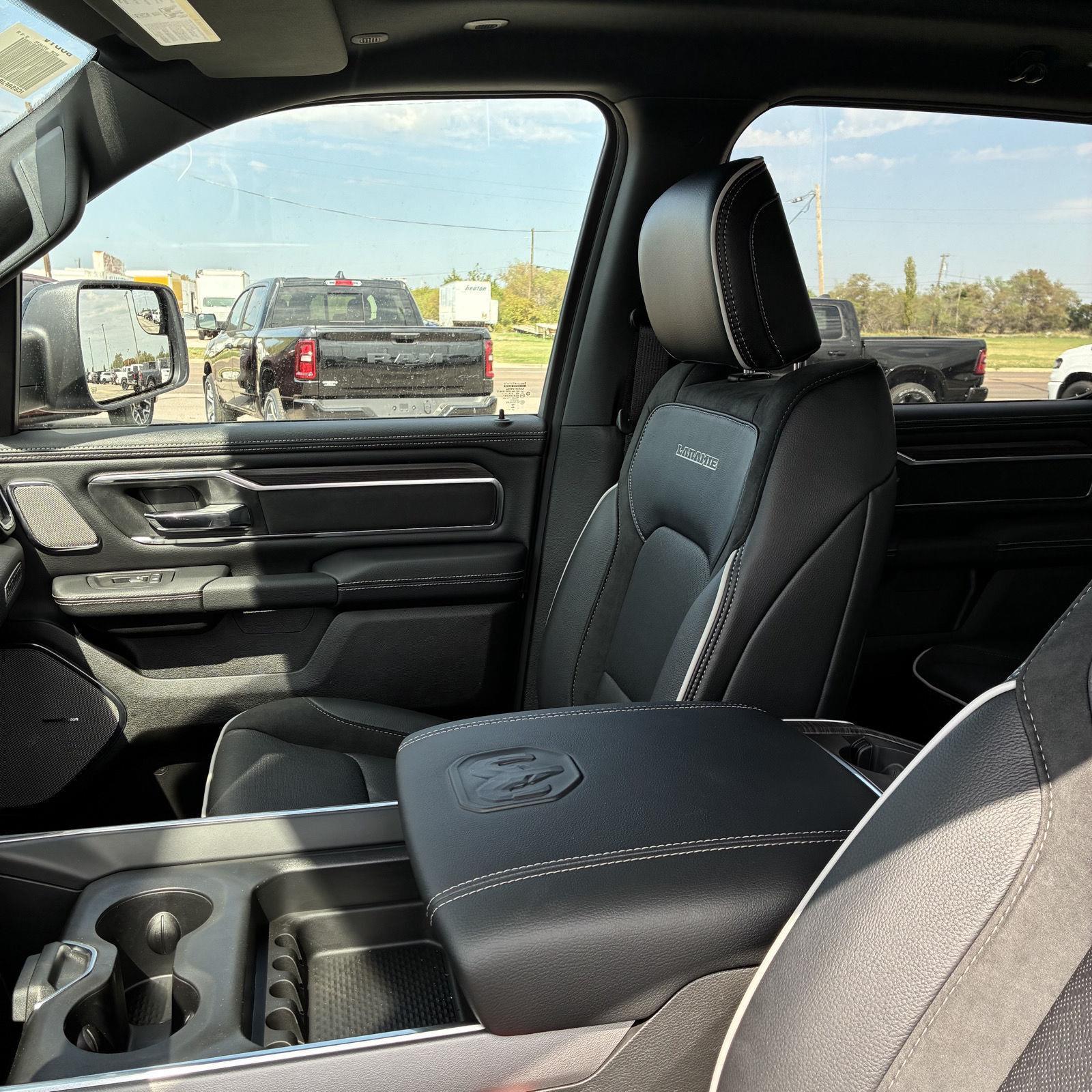 View vehicle photo 4