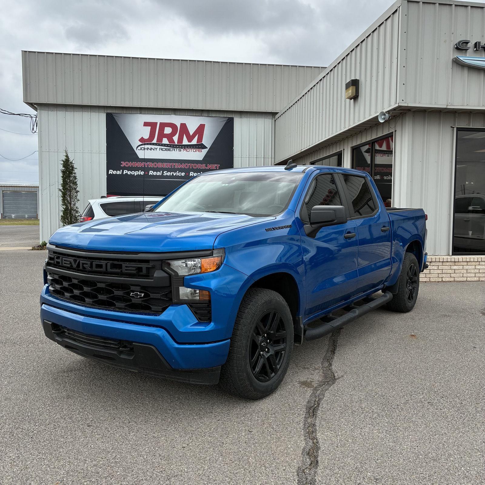 Glacier Blue Metallic 2024 Chevrolet Silverado 1500 Custom Crew Cab RWD Pickup Truck 4X2 8-Speed Automatic