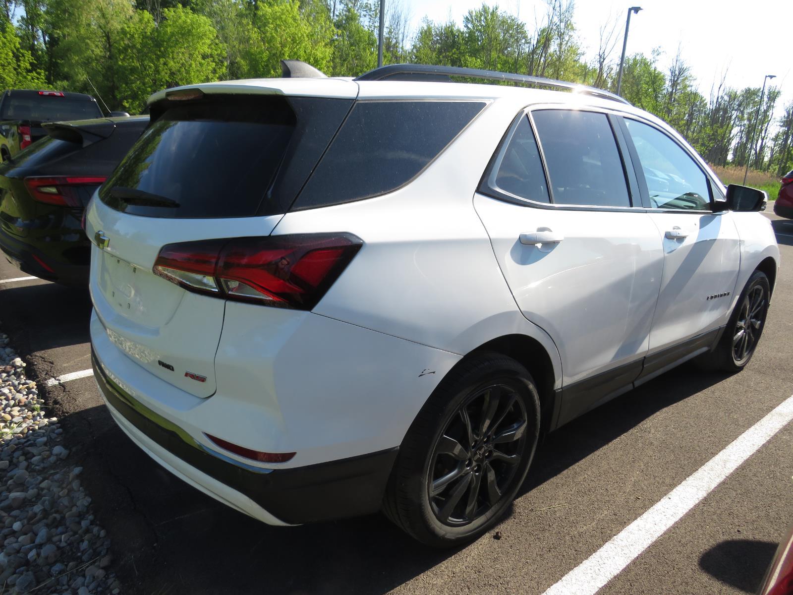 Used 2023 Summit White Chevrolet RS image 13