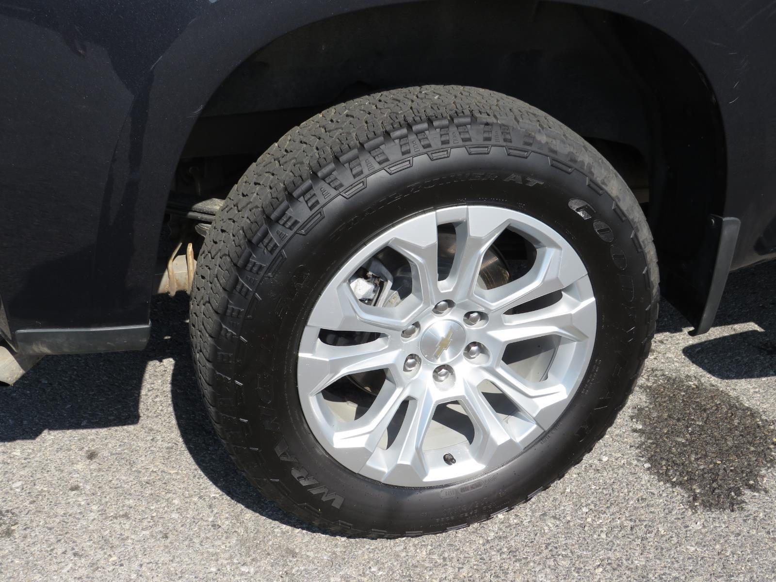 Used 2023 Ash Chevrolet LTZ image 9