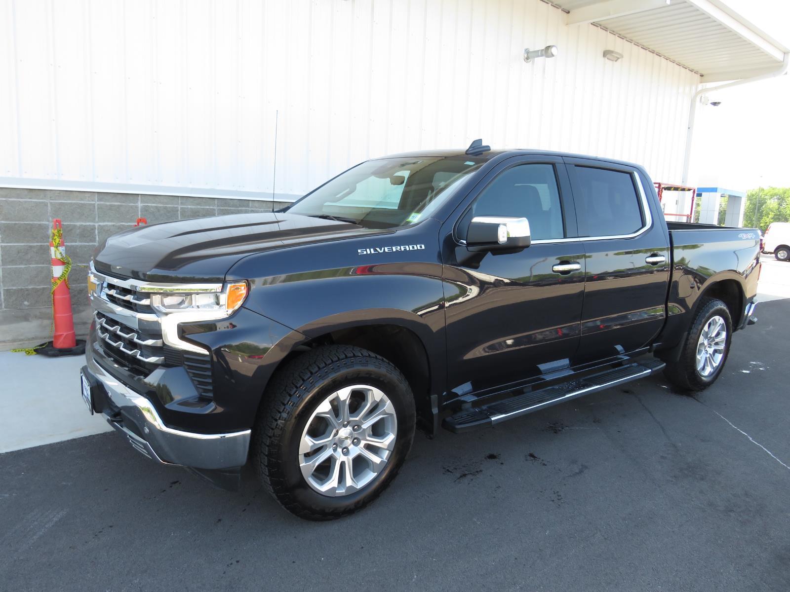 Used 2023 Ash Chevrolet LTZ image 12