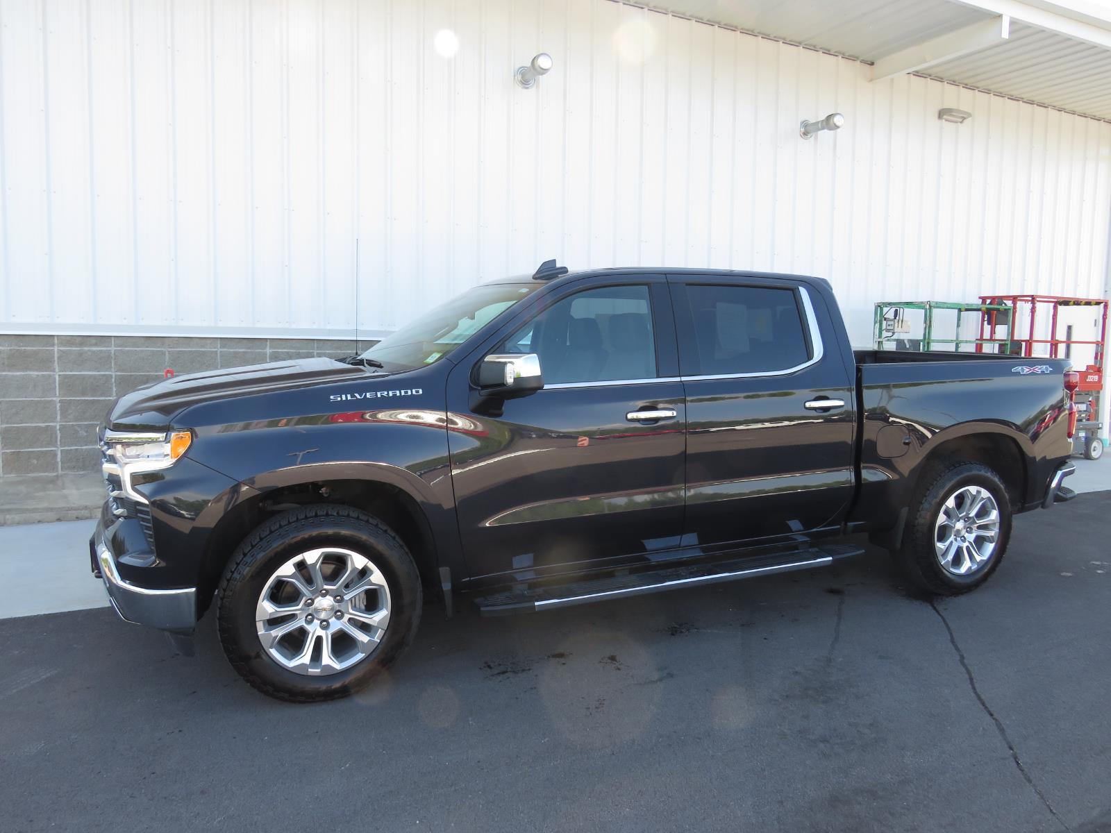 Used 2023 Ash Chevrolet LTZ image 13