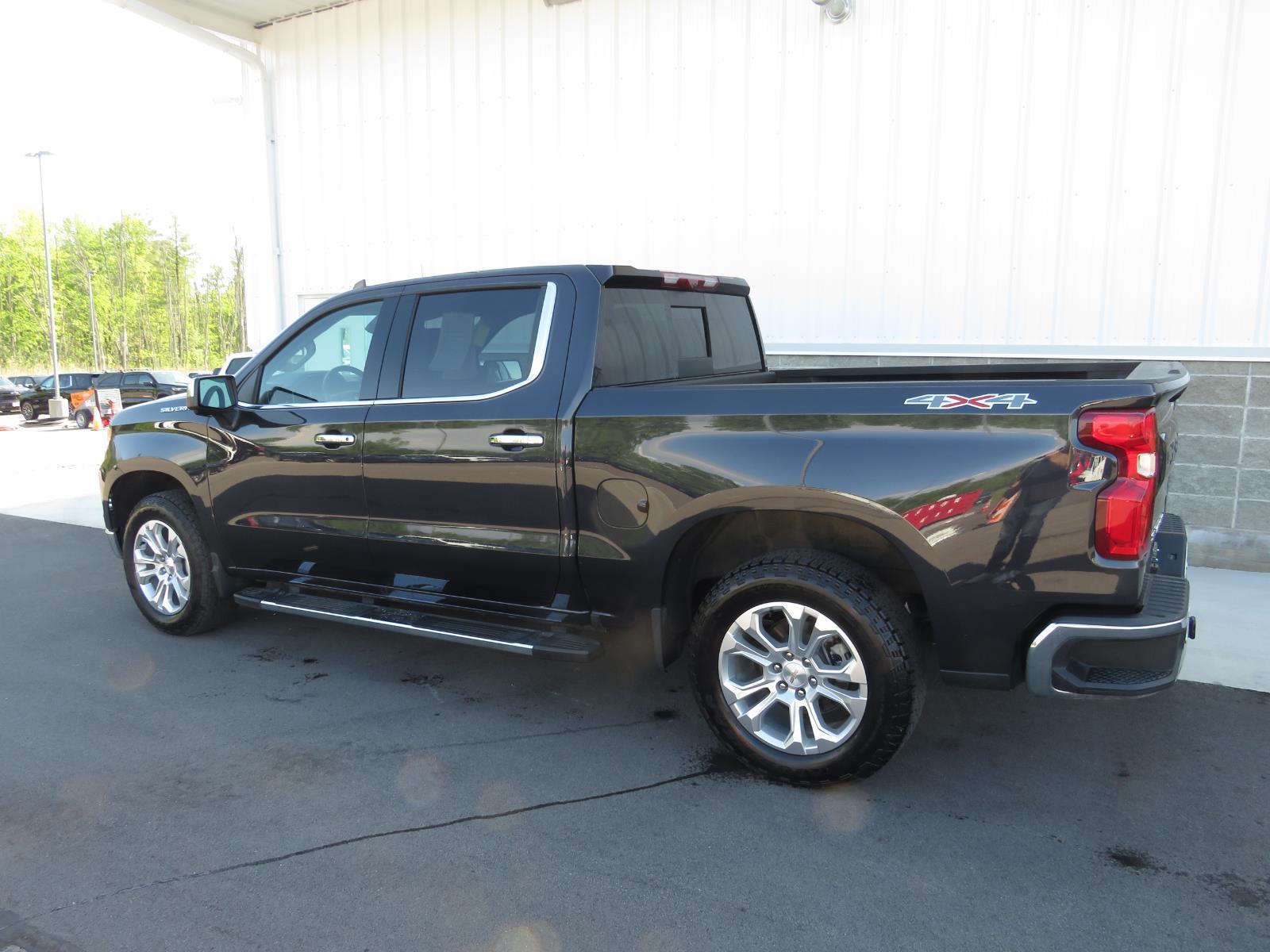 Used 2023 Ash Chevrolet LTZ image 17