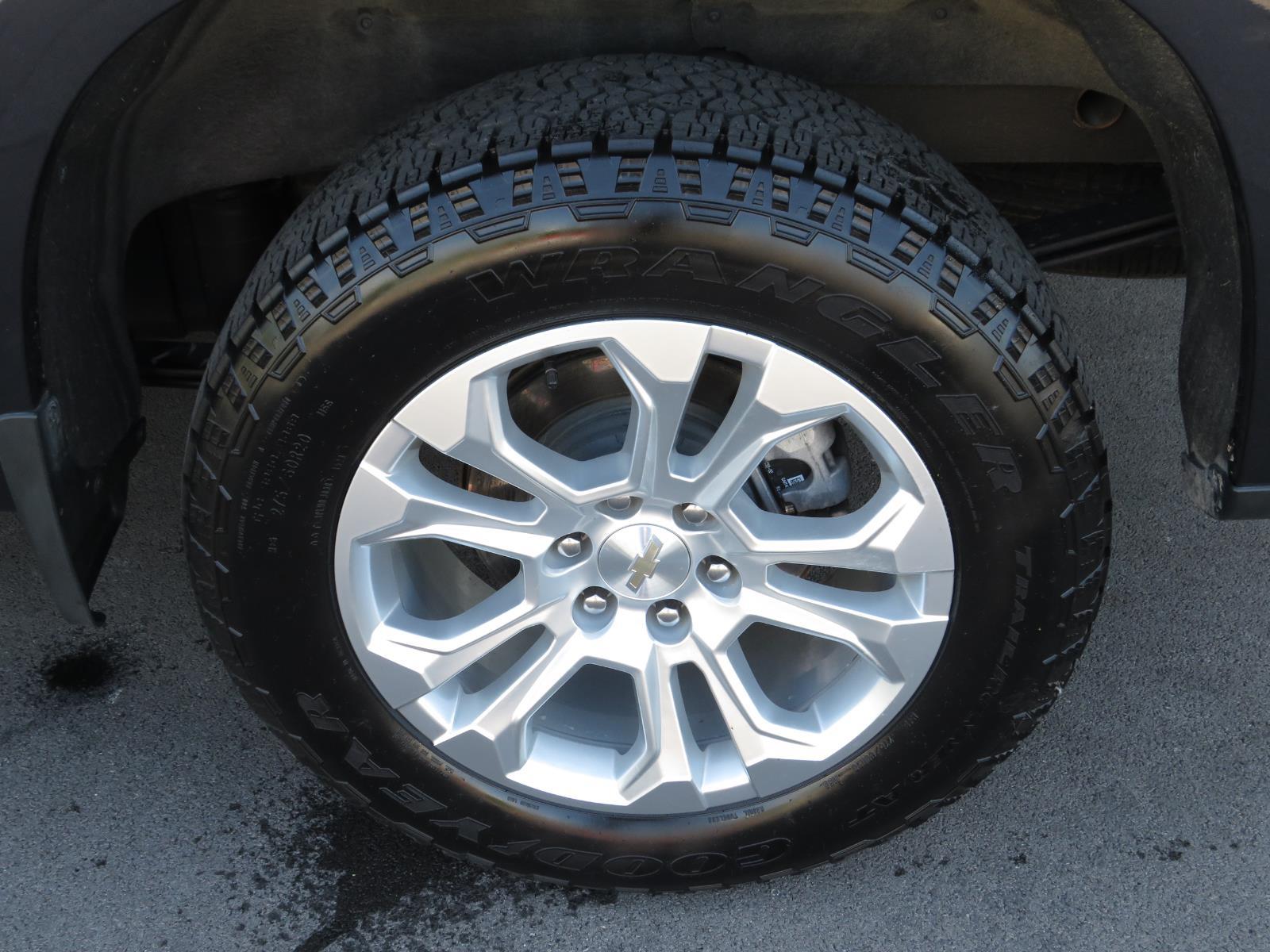 Used 2023 Ash Chevrolet LTZ image 18