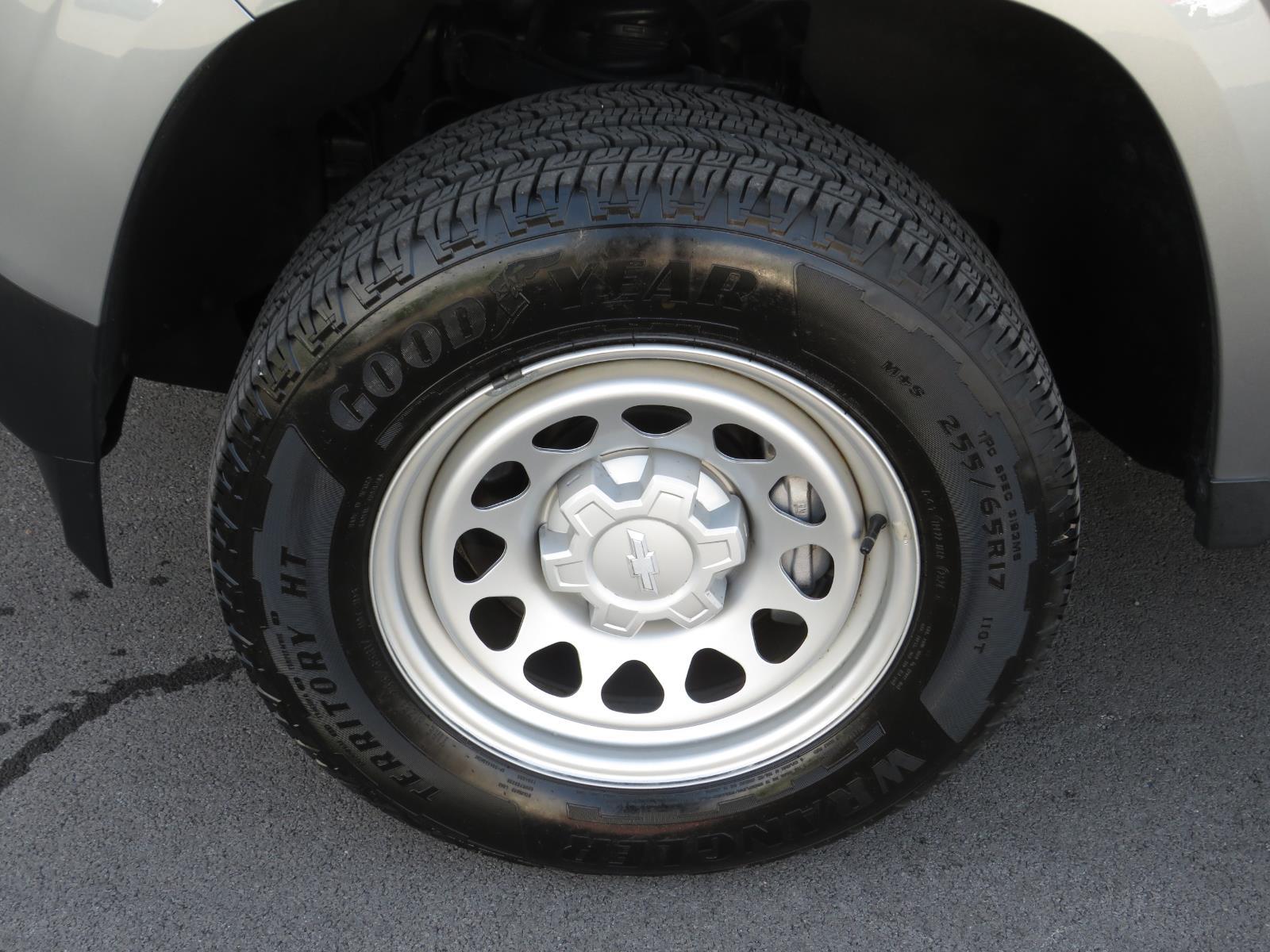 Used 2024 Sterling Gray Metallic Chevrolet Work Truck image 20