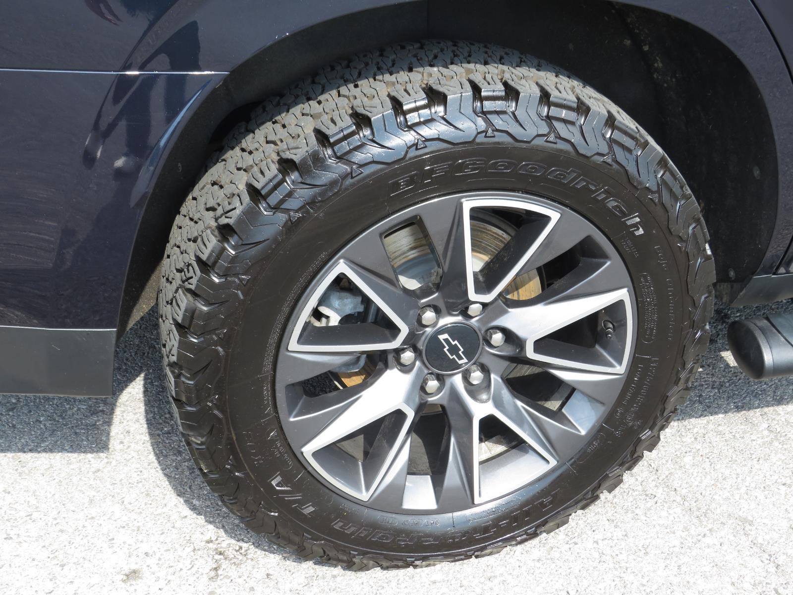 Used 2023 Midnight Blue Metallic Chevrolet Z71 image 9