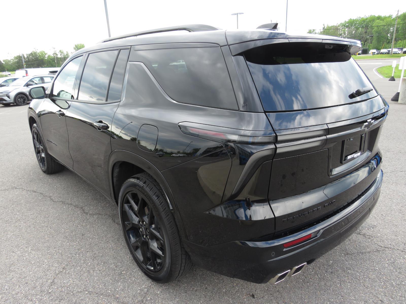 Used 2025 Black Metallic Chevrolet RS image 11