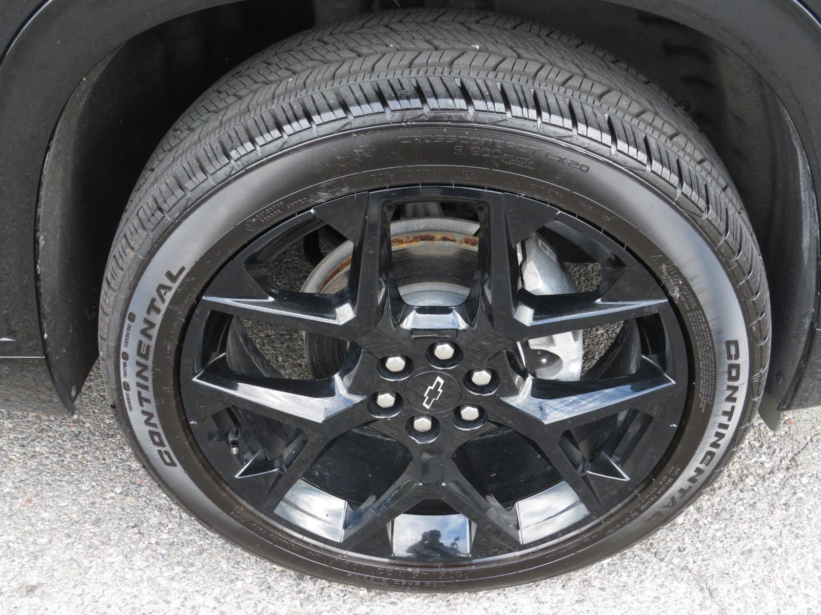 Used 2025 Black Metallic Chevrolet RS image 18