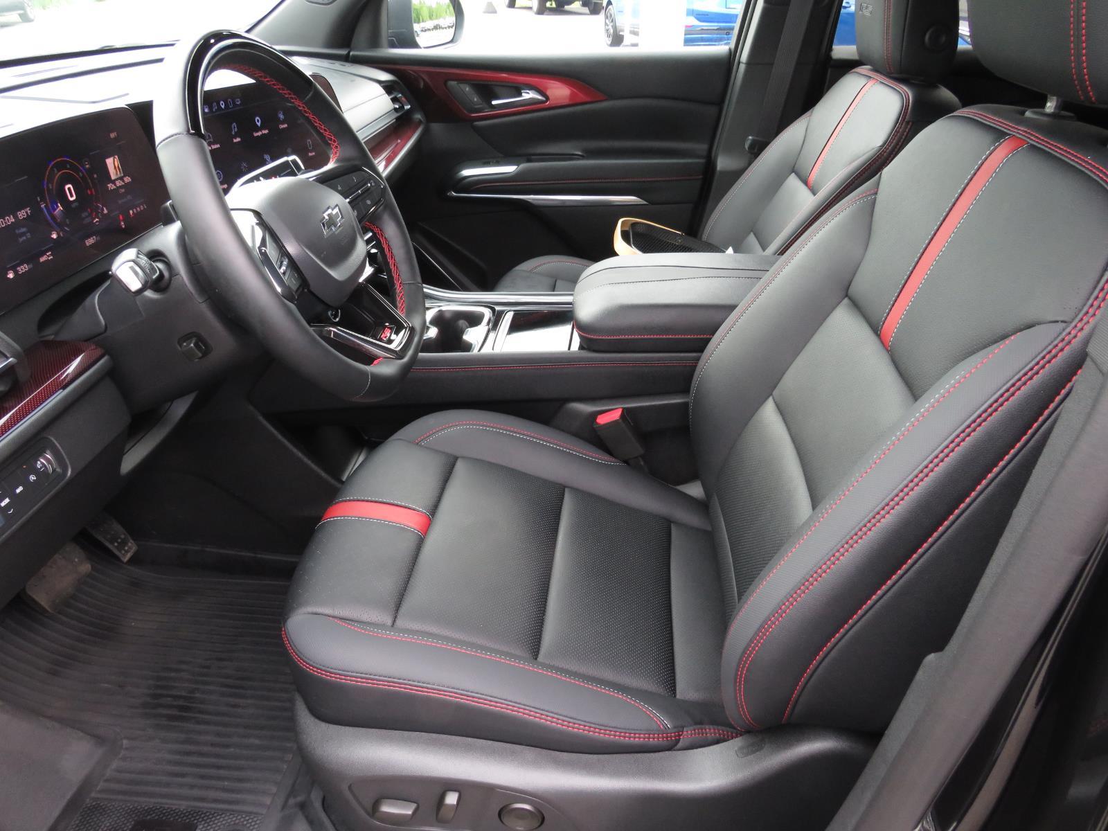 Used 2025 Black Metallic Chevrolet RS image 23