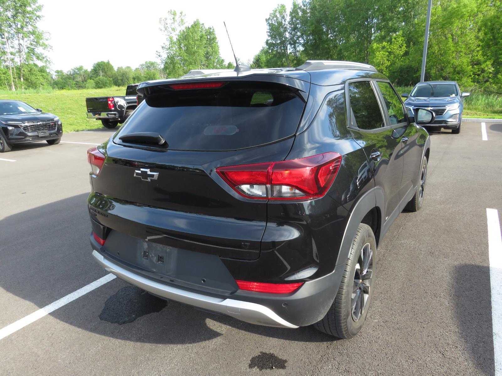 Used 2021 Mosaic Black Metallic Chevrolet LT image 8