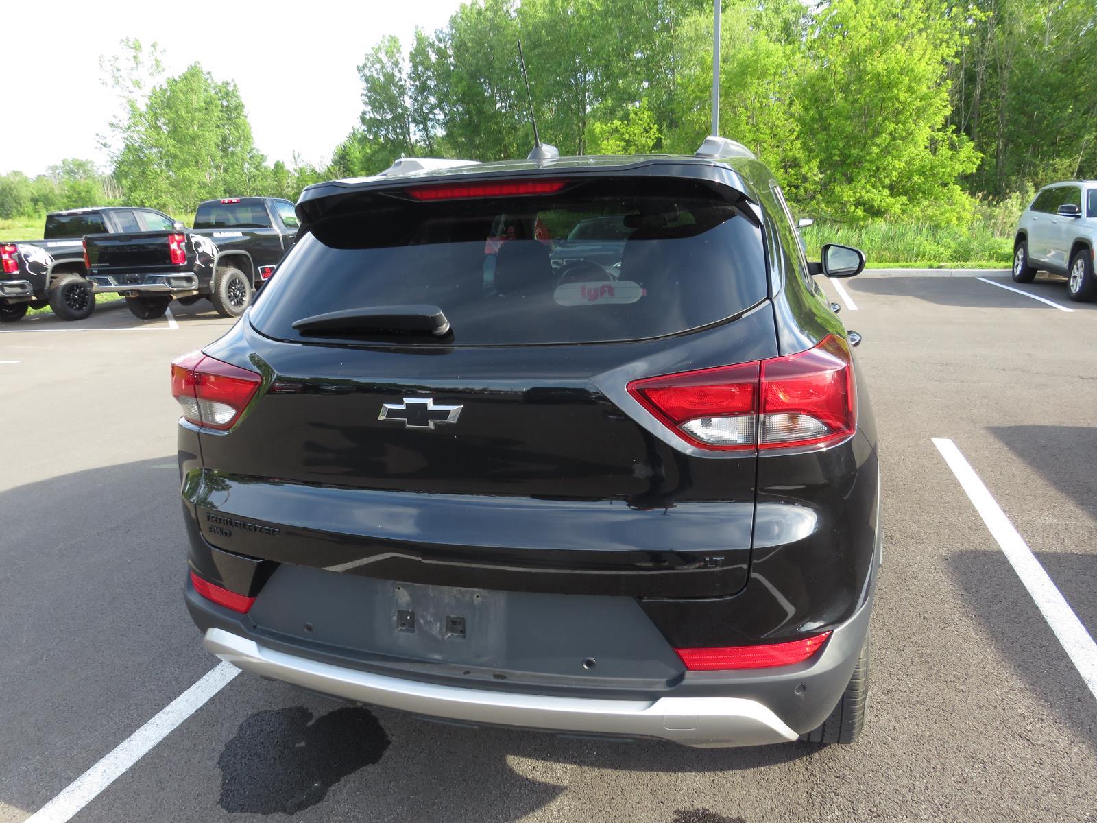 Used 2021 Mosaic Black Metallic Chevrolet LT image 9