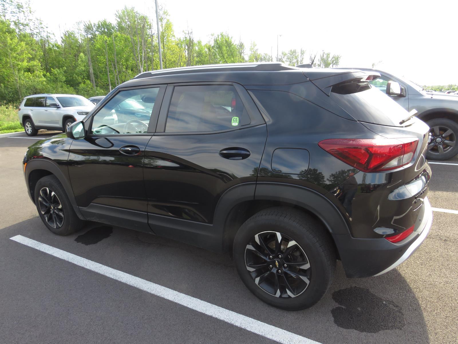 Used 2021 Mosaic Black Metallic Chevrolet LT image 12