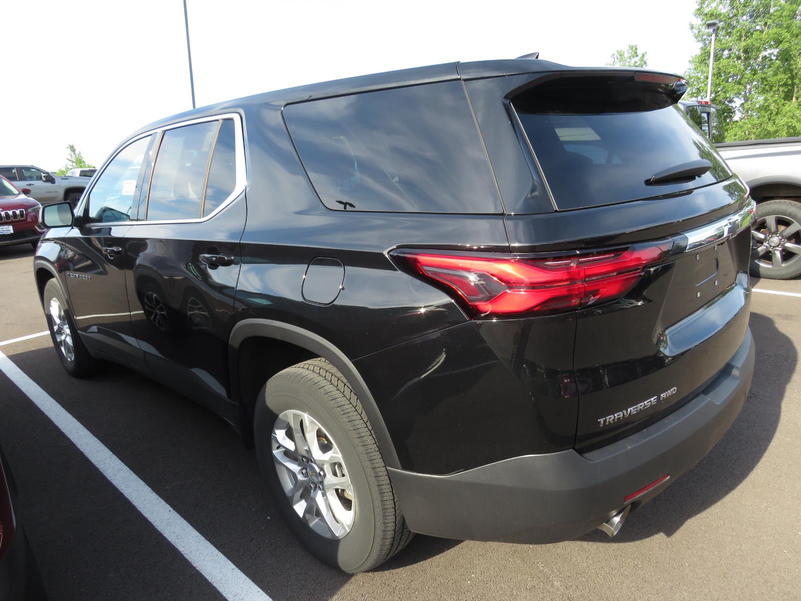 Used 2023 MOSAIC BLACK METALLIC CHEVROLET TRUCK  image 8