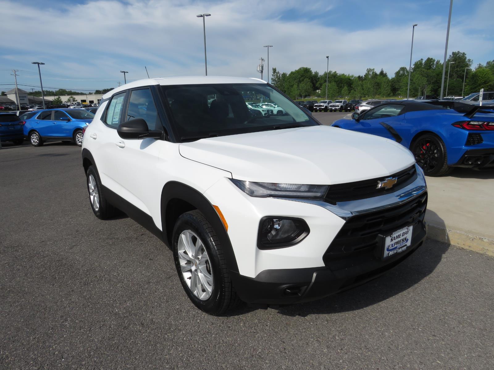 Used 2023 Summit White Chevrolet LS image 2