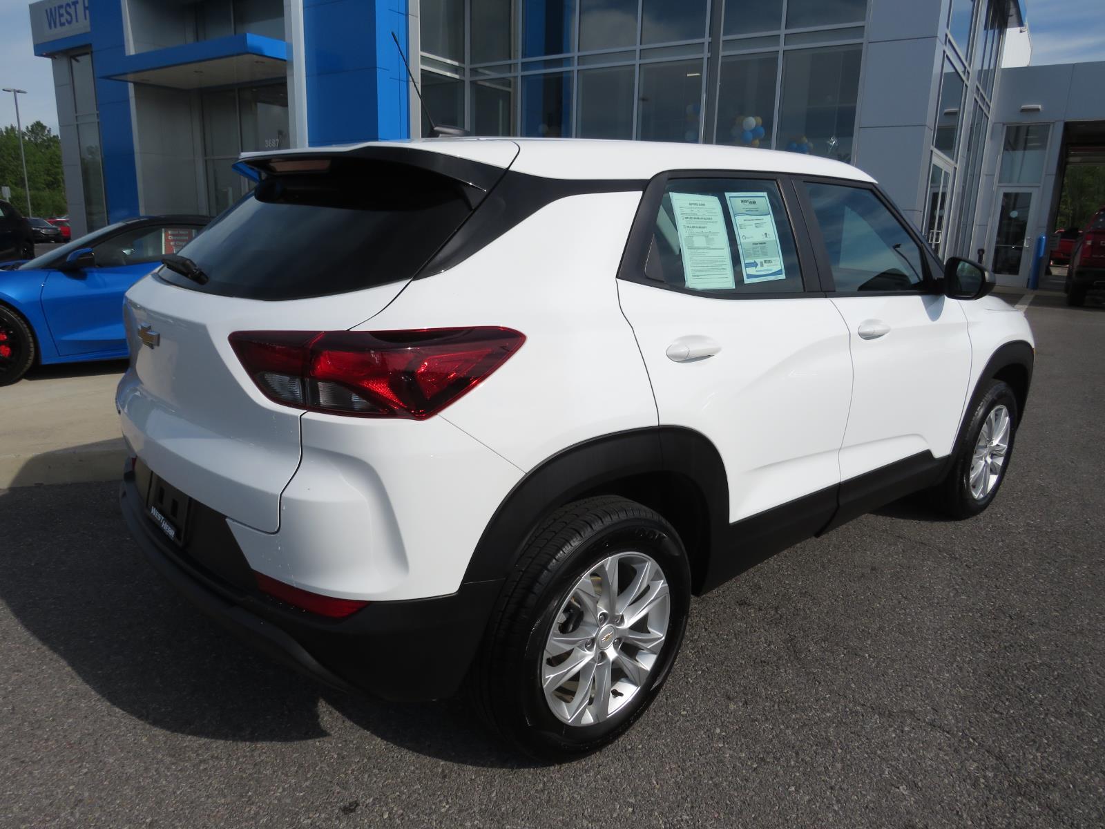 Used 2023 Summit White Chevrolet LS image 7