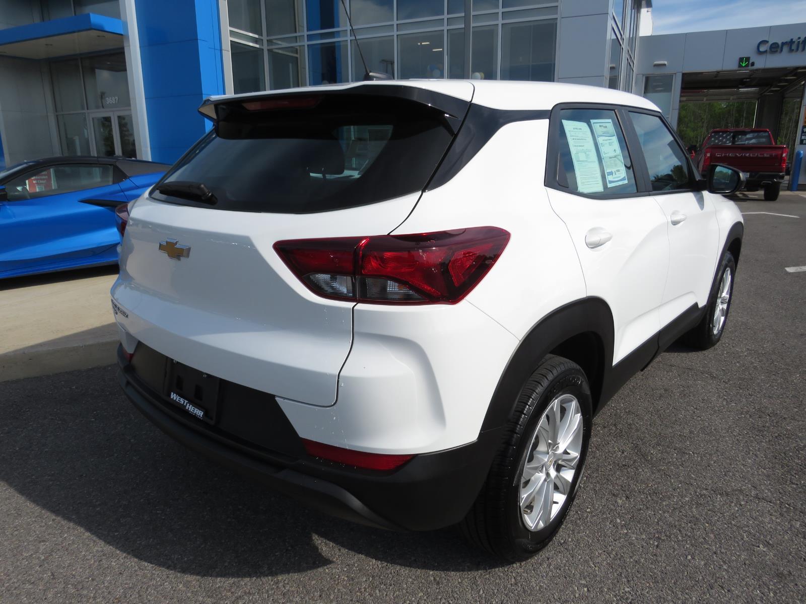 Used 2023 Summit White Chevrolet LS image 8