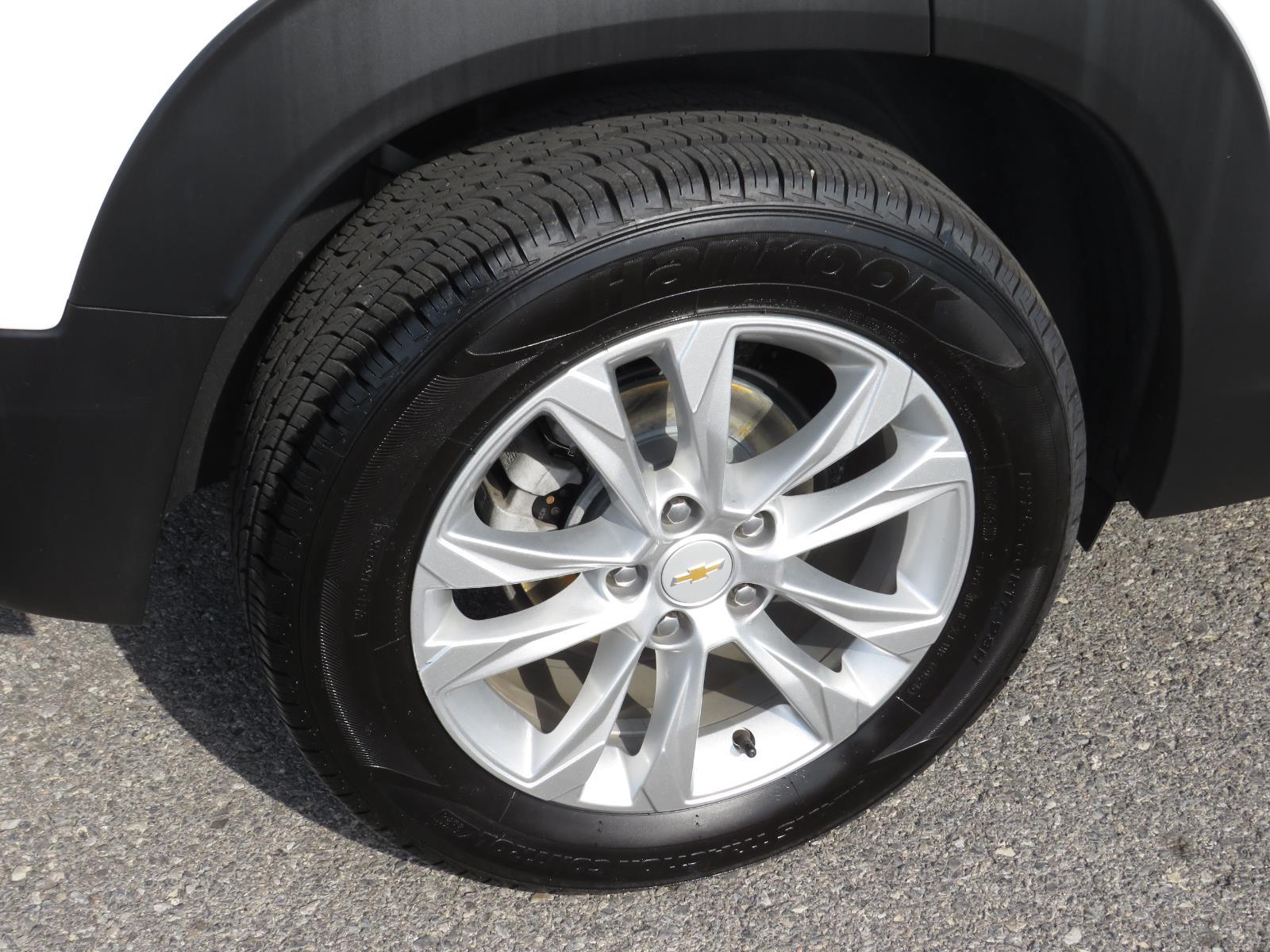 Used 2023 Summit White Chevrolet LS image 10
