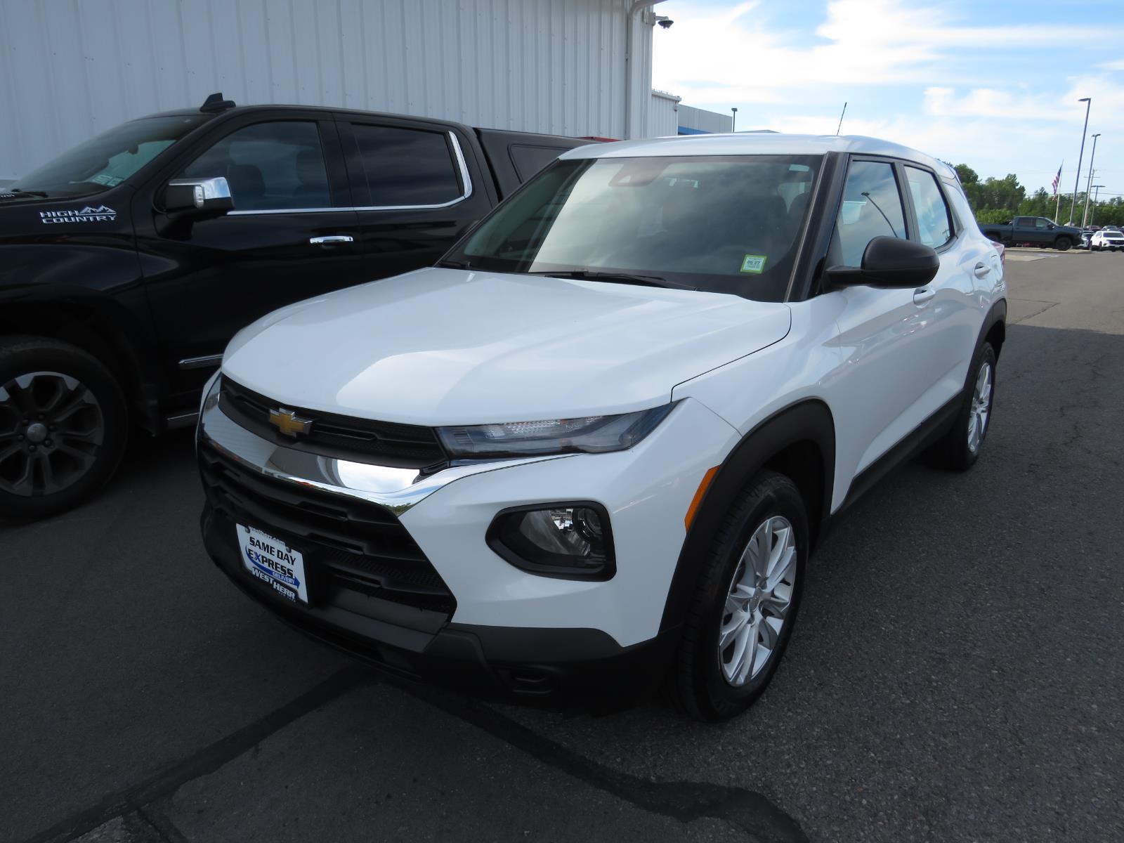 Used 2023 Summit White Chevrolet LS image 13