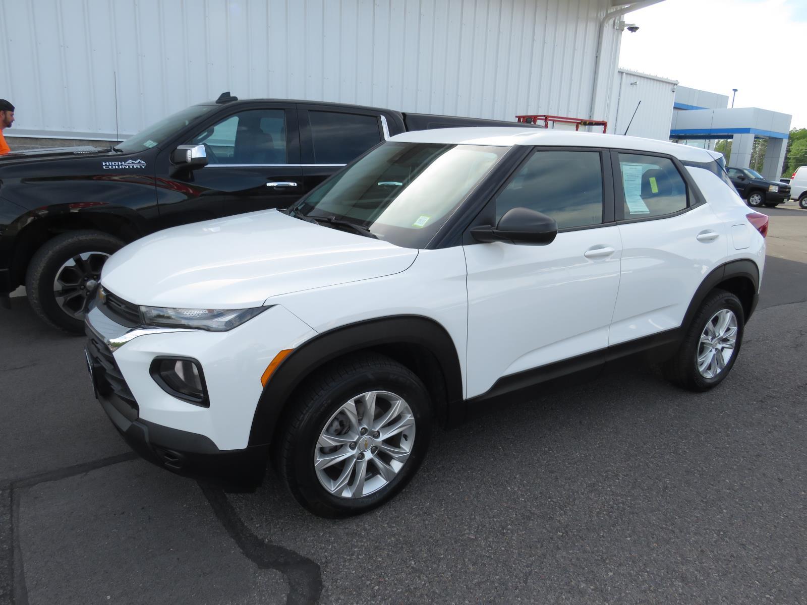 Used 2023 Summit White Chevrolet LS image 14