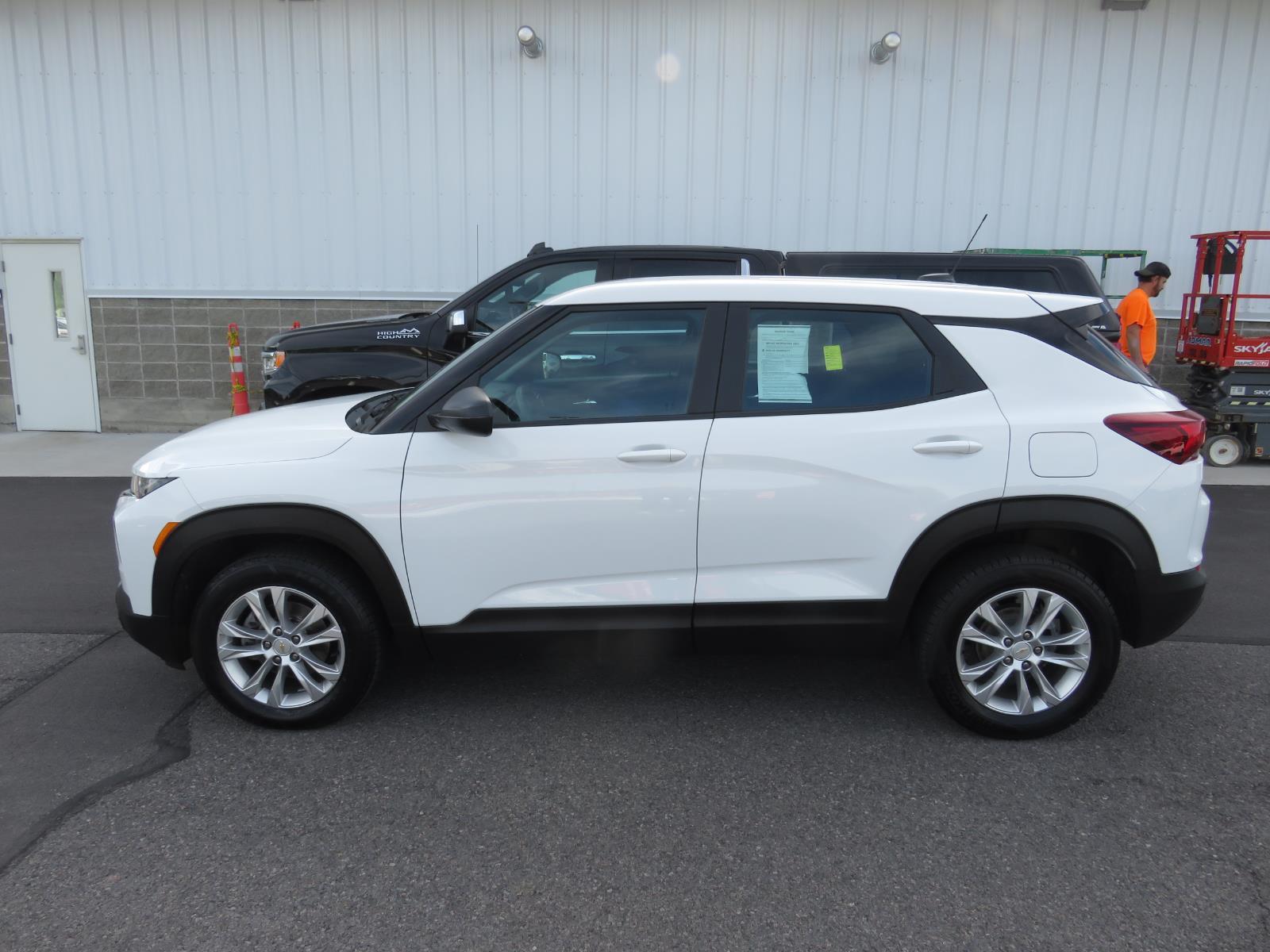 Used 2023 Summit White Chevrolet LS image 15