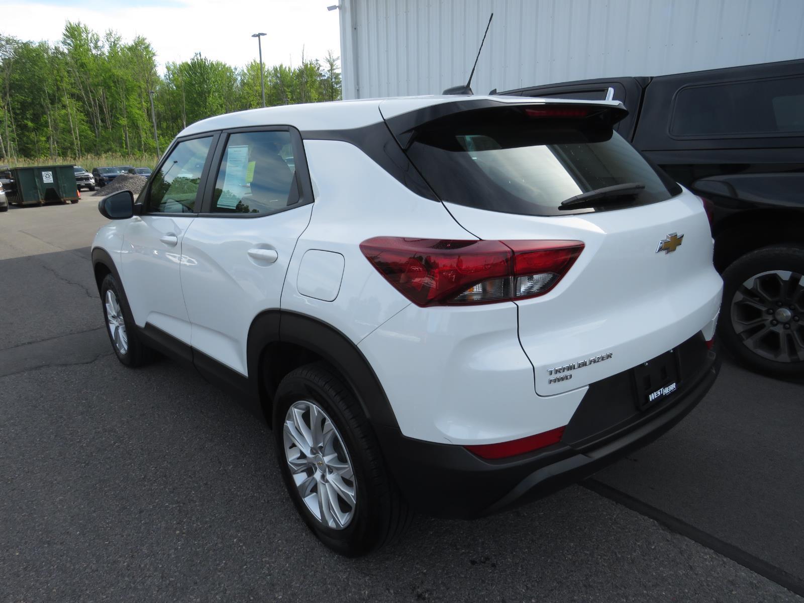 Used 2023 Summit White Chevrolet LS image 16
