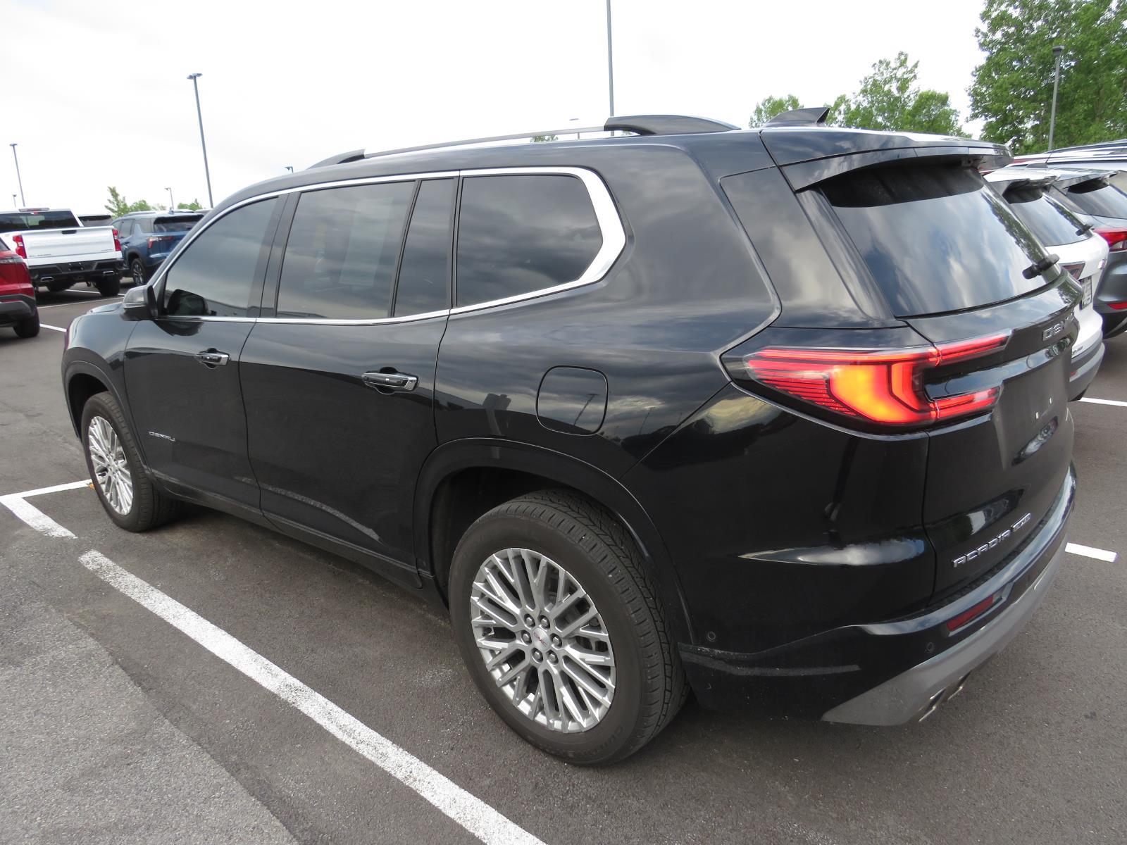 Used 2024 EBONY TWILIGHT METALLIC GMC  image 10