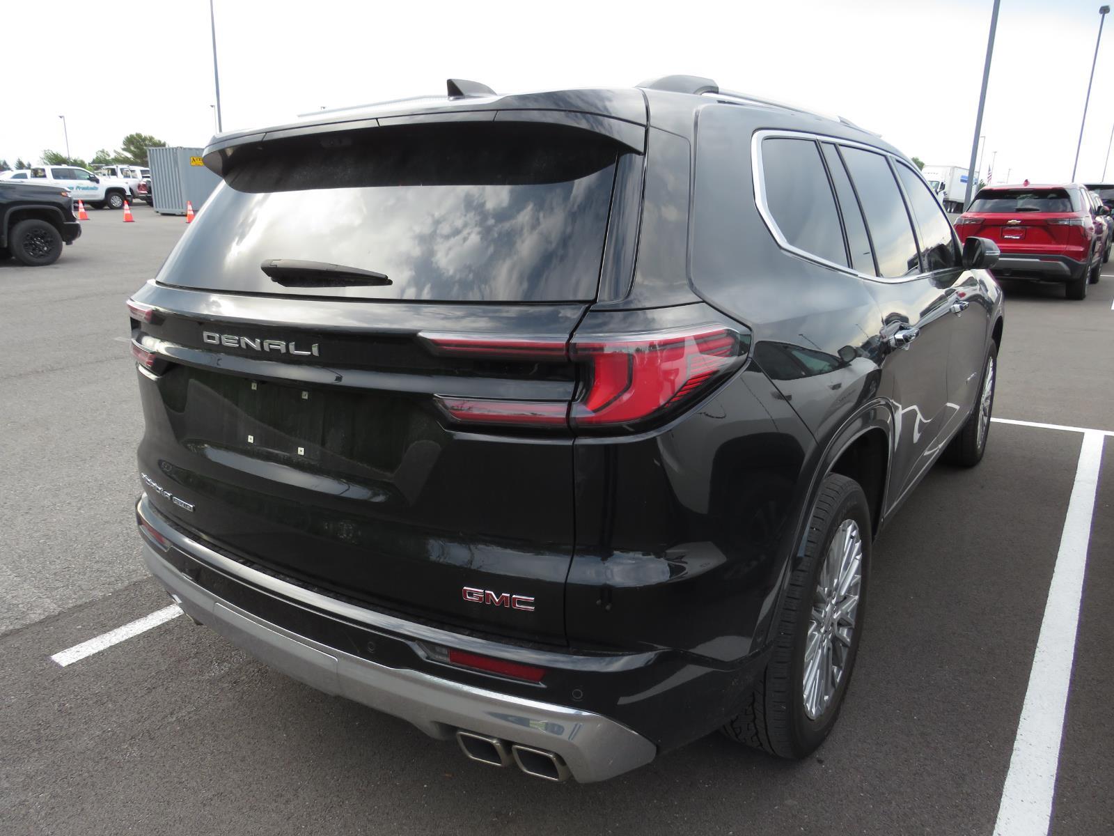 Used 2024 EBONY TWILIGHT METALLIC GMC  image 15