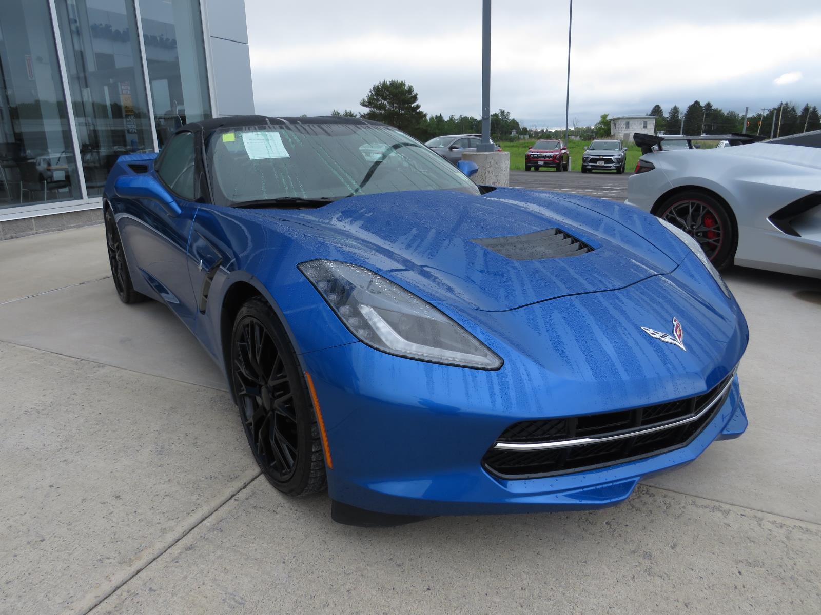 Used 2015  CHEVROLET  image 2