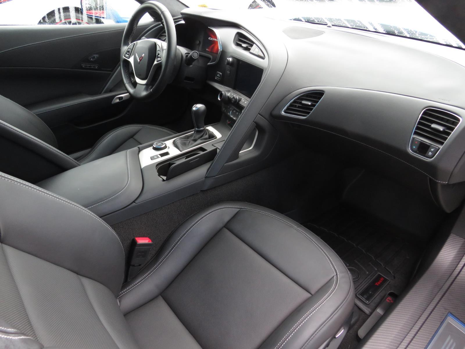 Used 2015  CHEVROLET  image 18