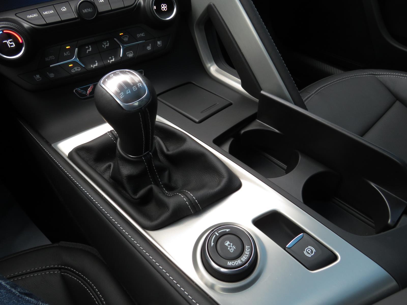 Used 2015  CHEVROLET  image 27