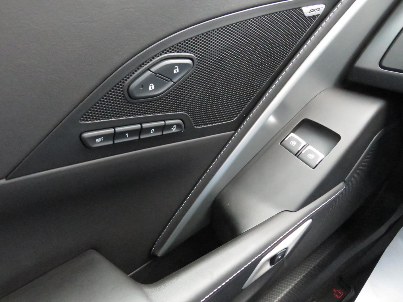 Used 2015  CHEVROLET  image 28