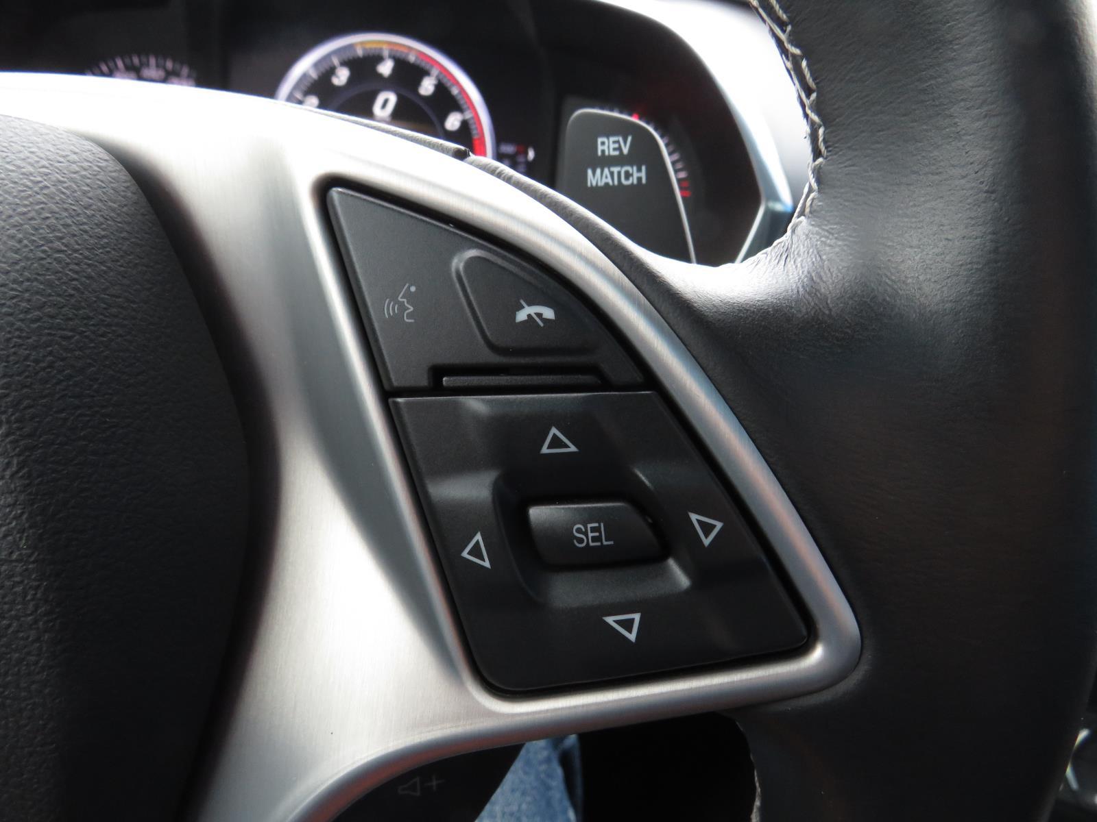 Used 2015  CHEVROLET  image 30