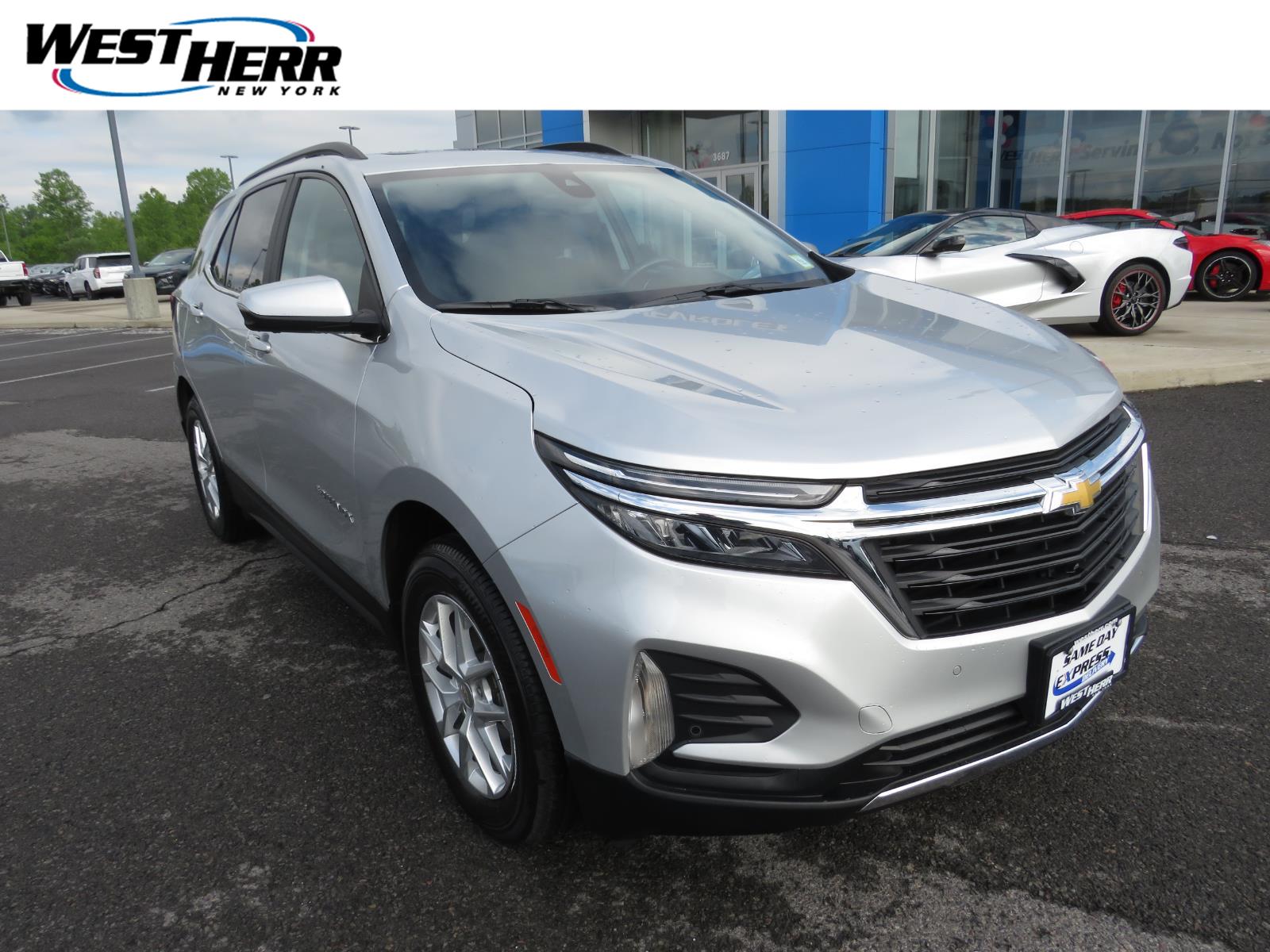 Used 2022 Silver Ice Metallic Chevrolet LT image 2