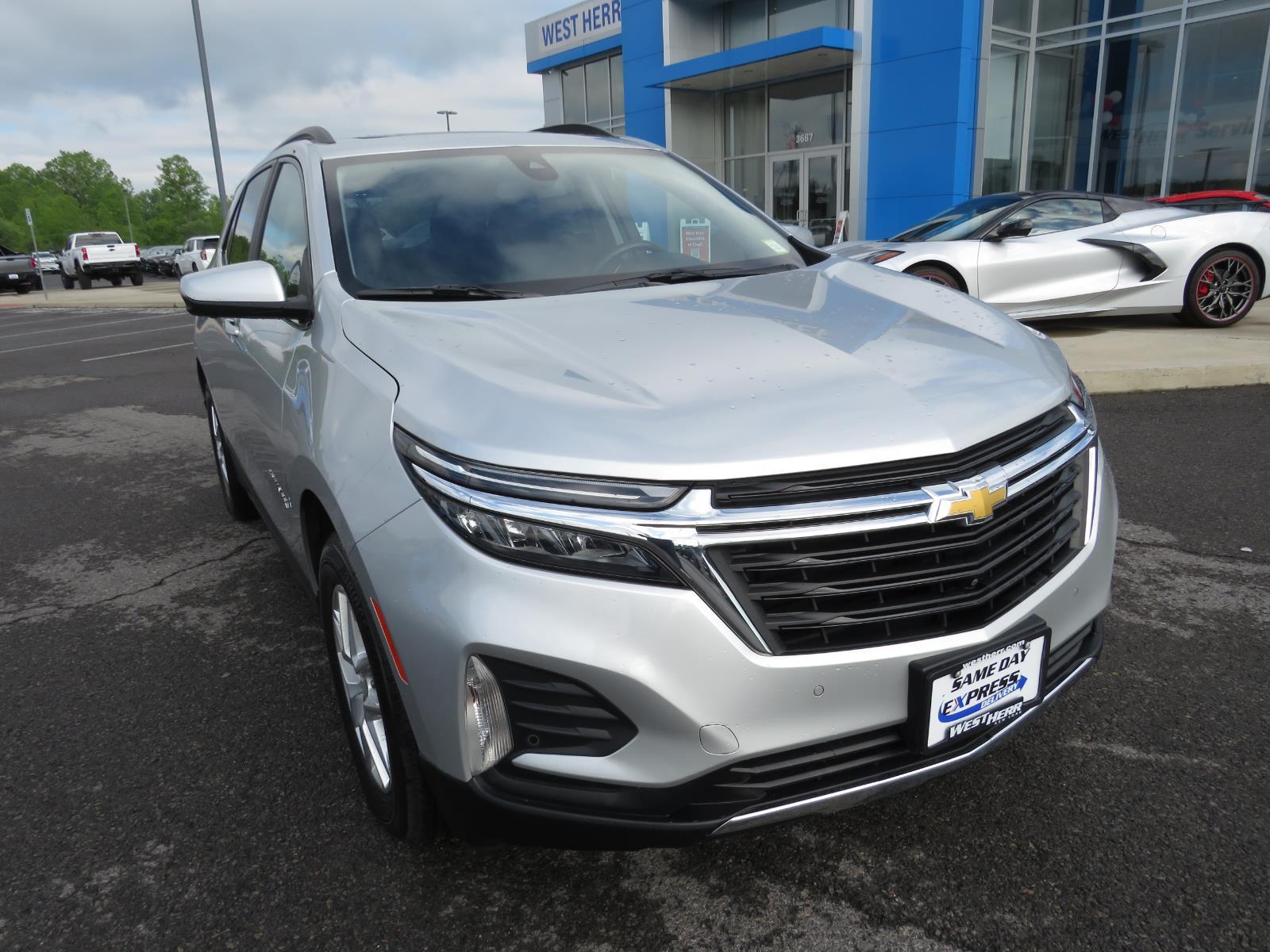 Used 2022 Silver Ice Metallic Chevrolet LT image 3