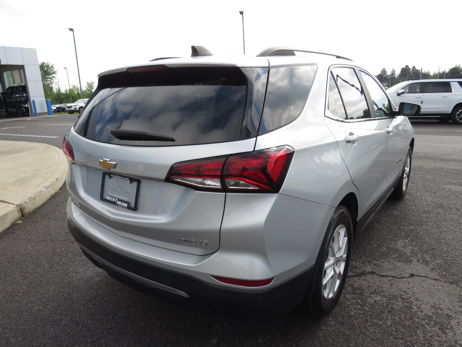 Used 2022 Silver Ice Metallic Chevrolet LT image 7