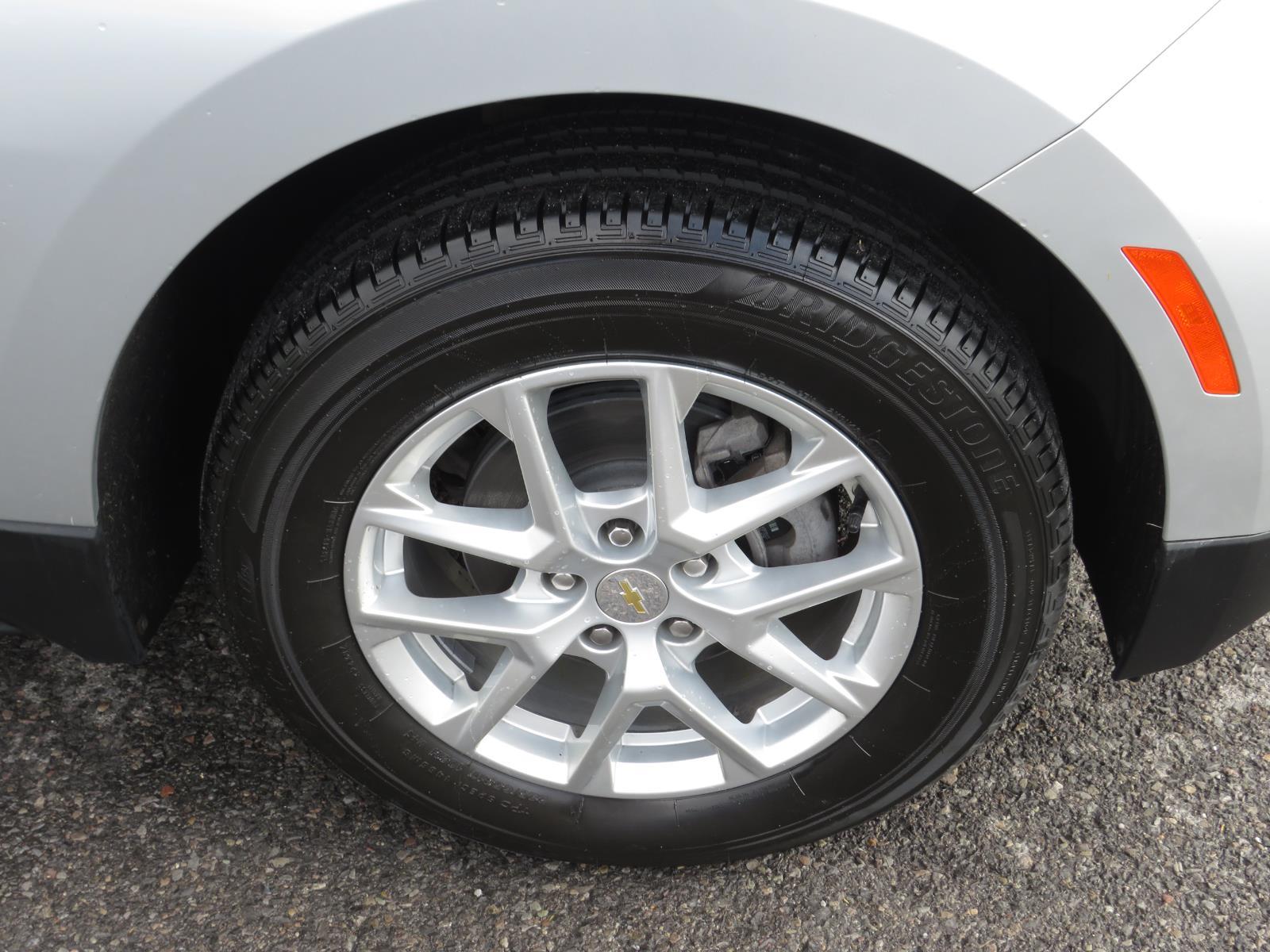 Used 2022 Silver Ice Metallic Chevrolet LT image 16