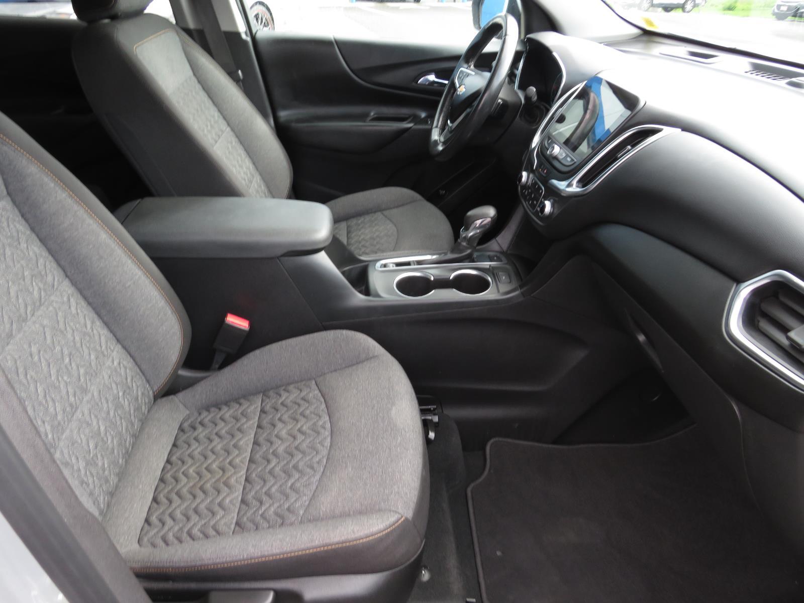 Used 2022 Silver Ice Metallic Chevrolet LT image 18