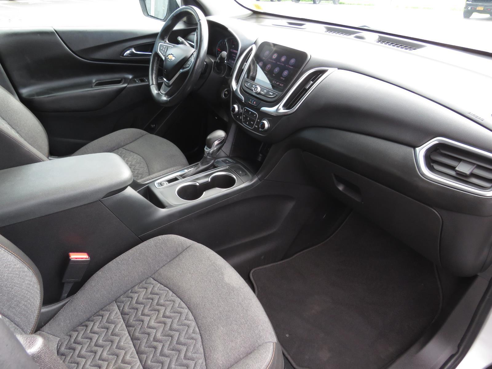Used 2022 Silver Ice Metallic Chevrolet LT image 19
