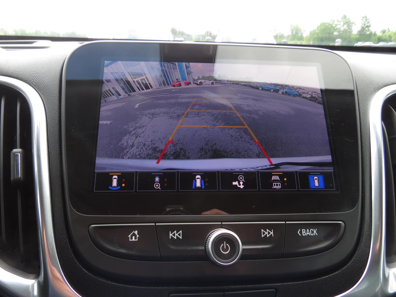 Used 2022 Silver Ice Metallic Chevrolet LT image 29