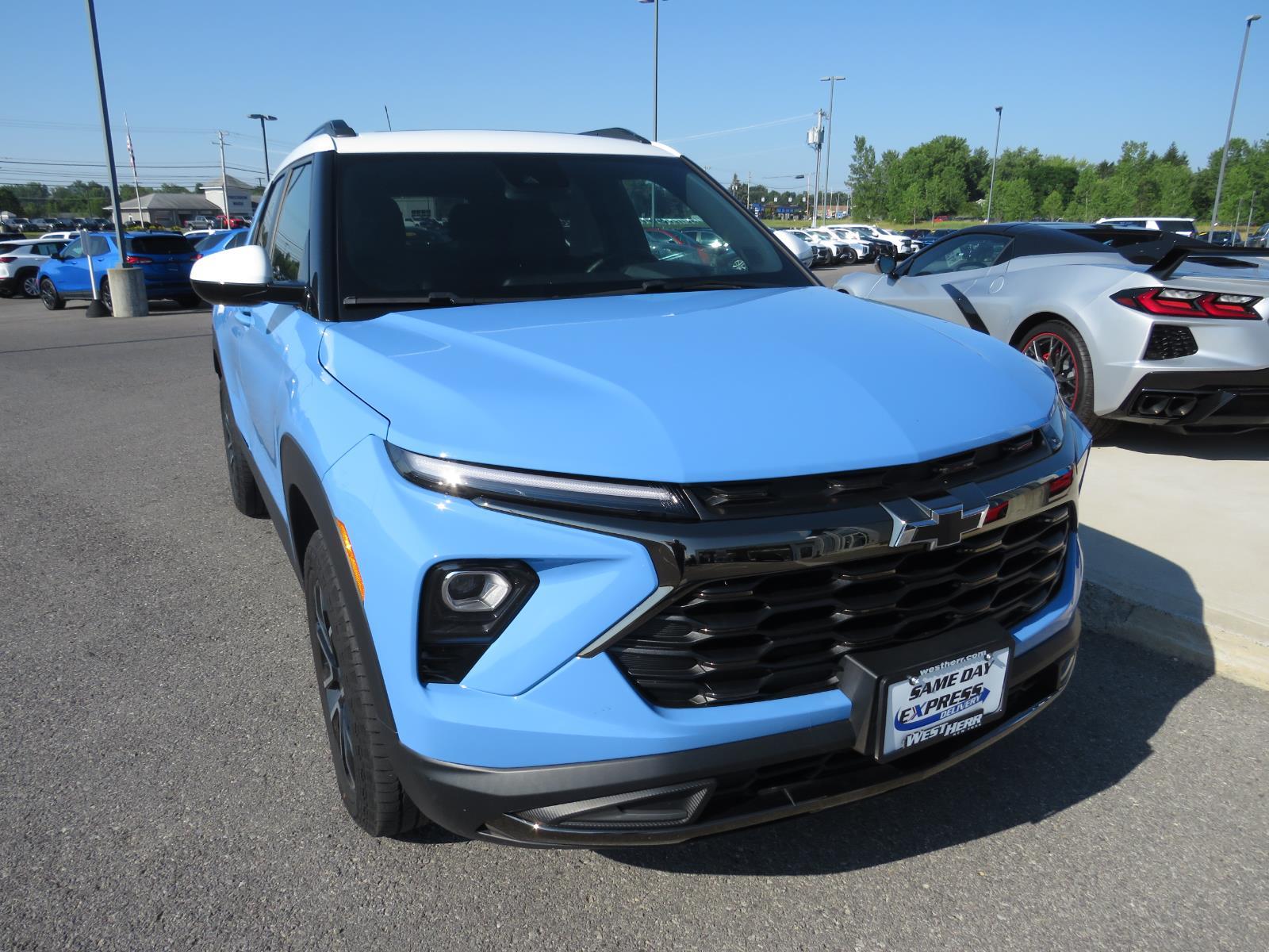 Used 2024 Fountain Blue Chevrolet ACTIV image 3