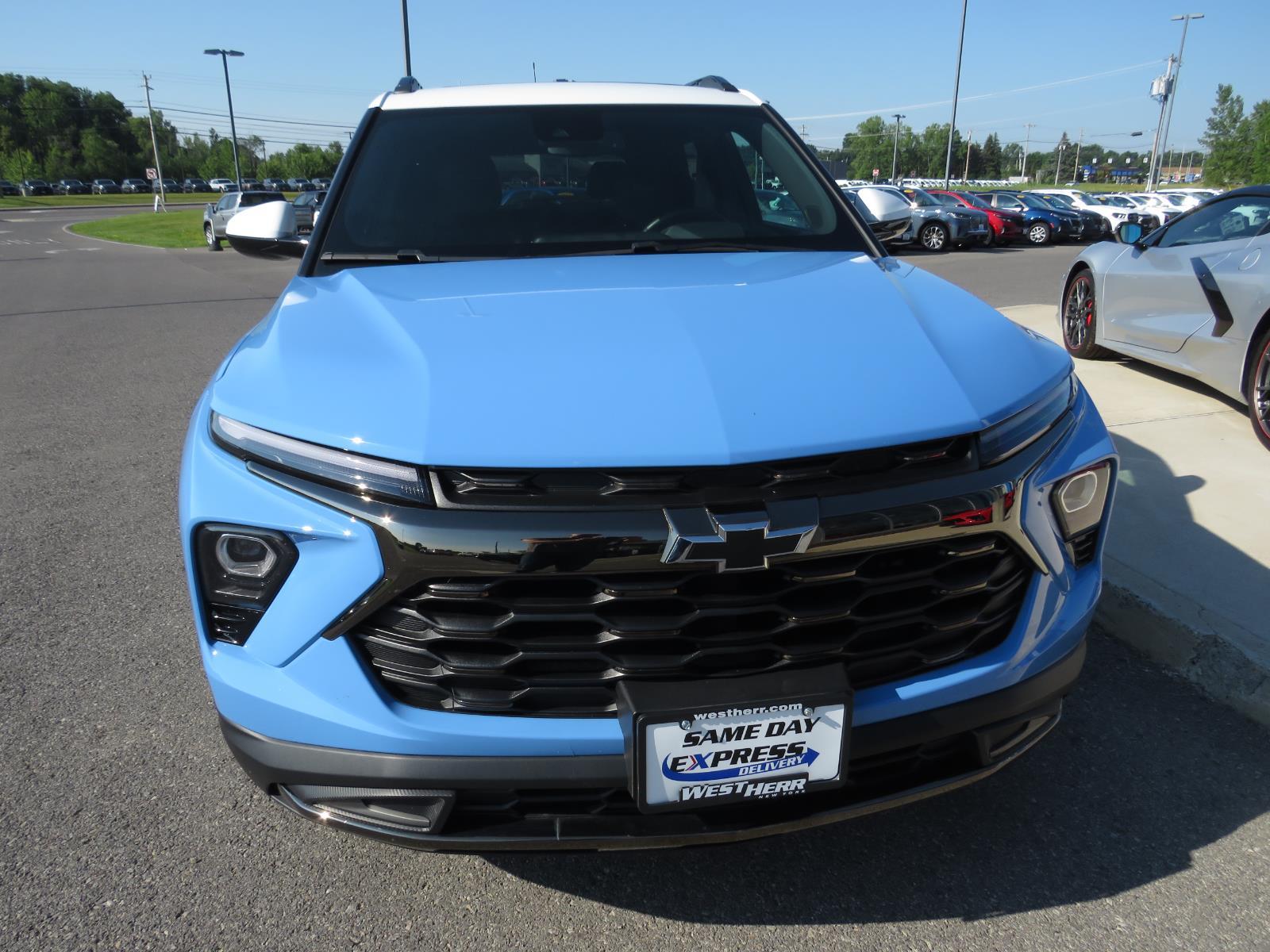 Used 2024 Fountain Blue Chevrolet ACTIV image 5