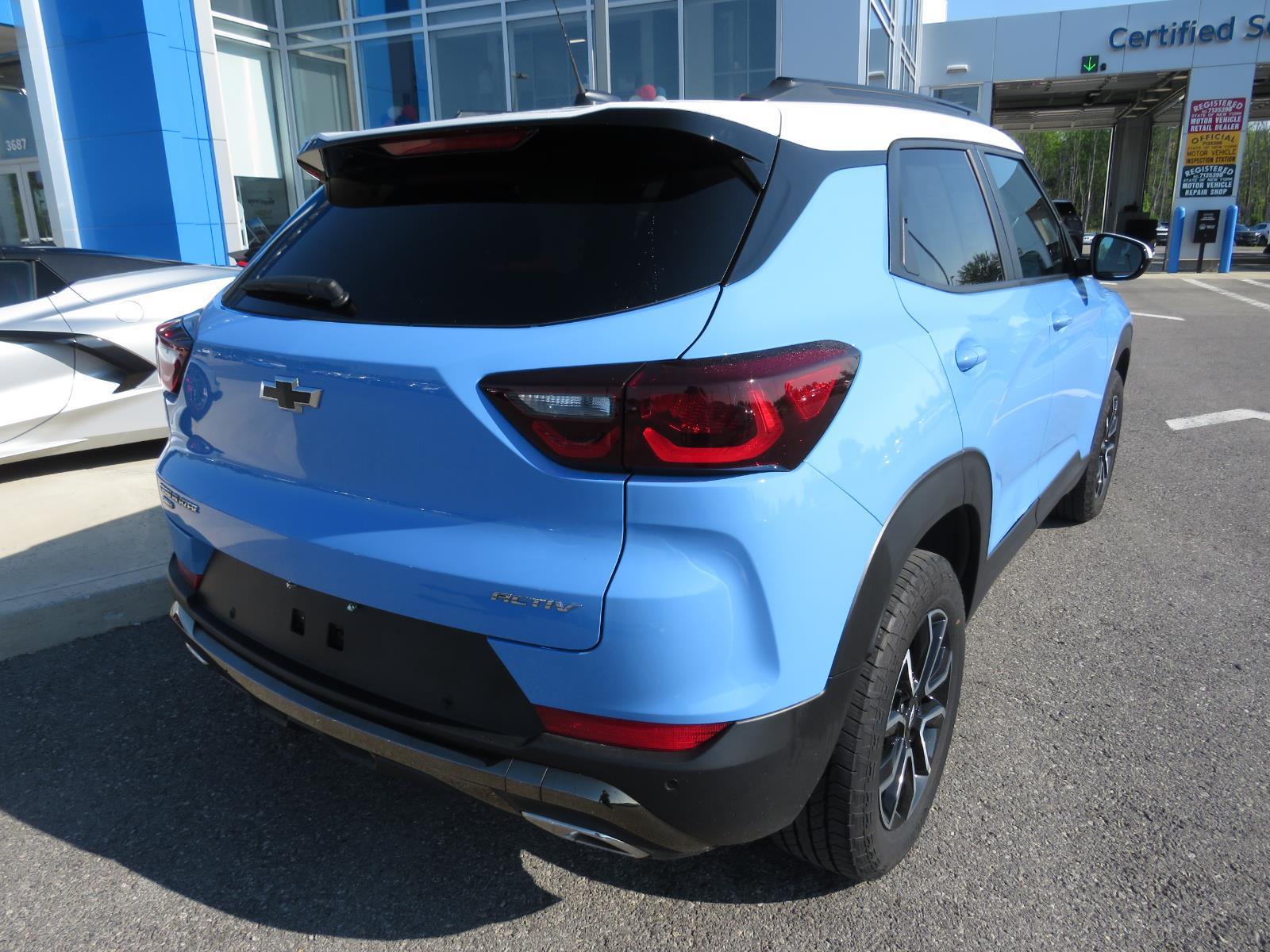 Used 2024 Fountain Blue Chevrolet ACTIV image 7