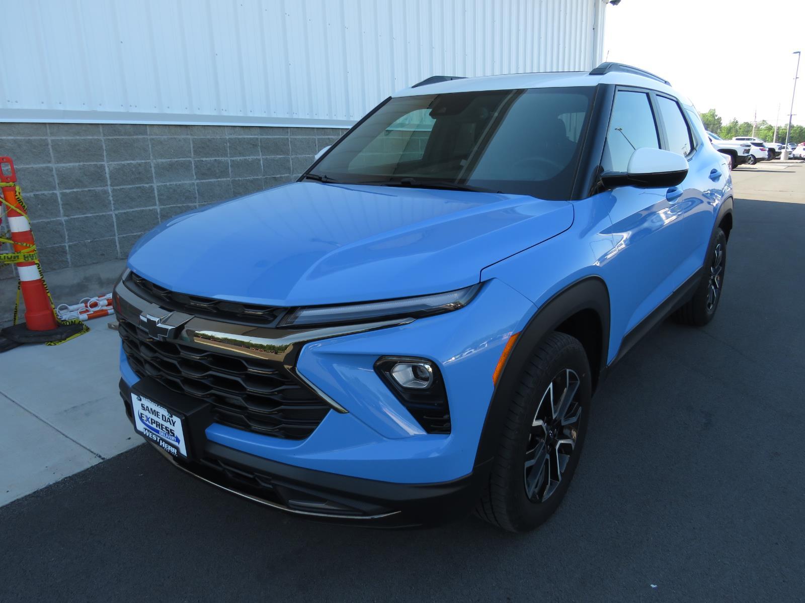 Used 2024 Fountain Blue Chevrolet ACTIV image 14