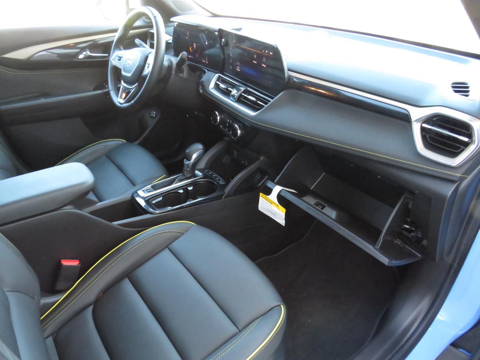 Used 2024 Fountain Blue Chevrolet ACTIV image 28