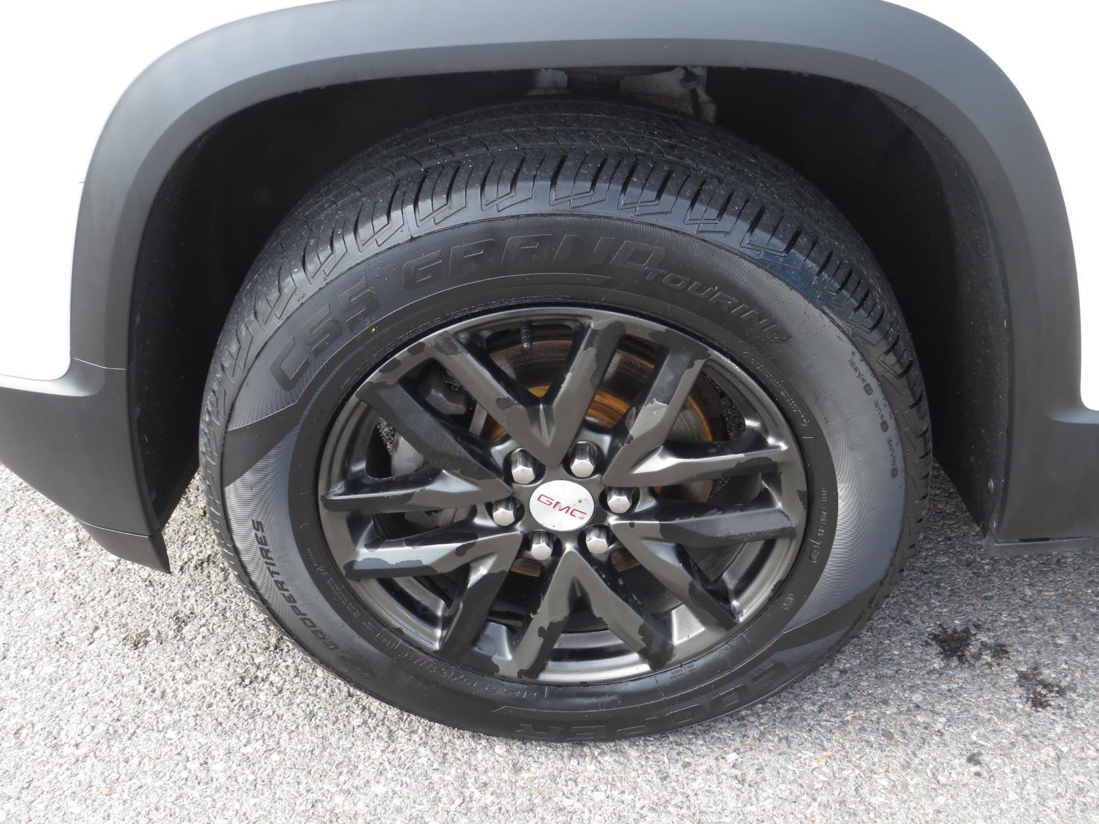 Used 2018 Summit White GMC SLT image 15