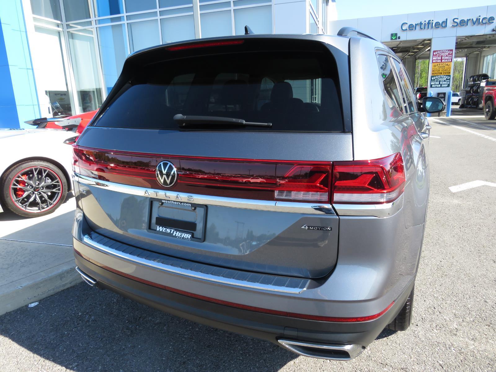 Used 2024 Platinum Gray Metallic Volkswagen 2.0T SE image 9